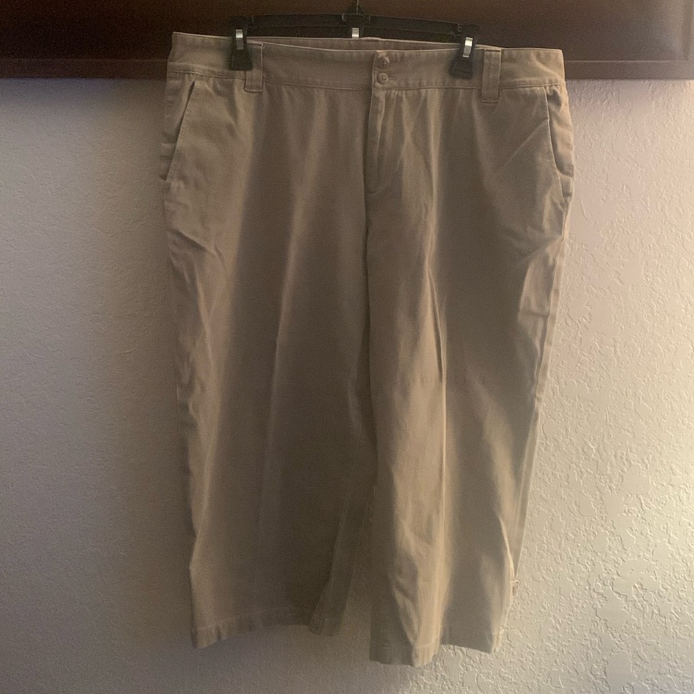 Coldwater Creek Women’s Khaki Capris